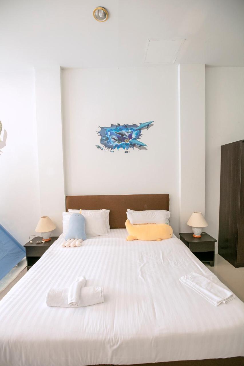 Only Blue Hotel Patong Екстер'єр фото