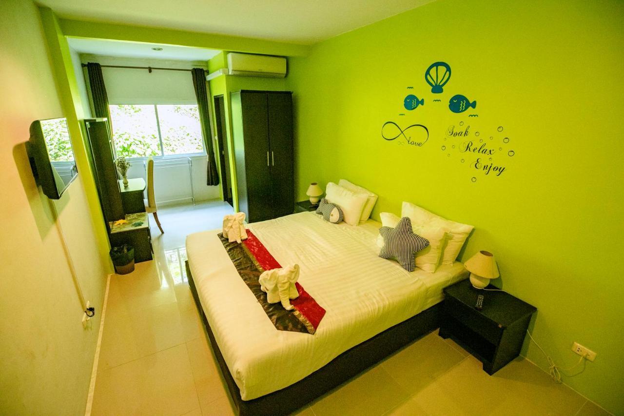 Only Blue Hotel Patong Екстер'єр фото