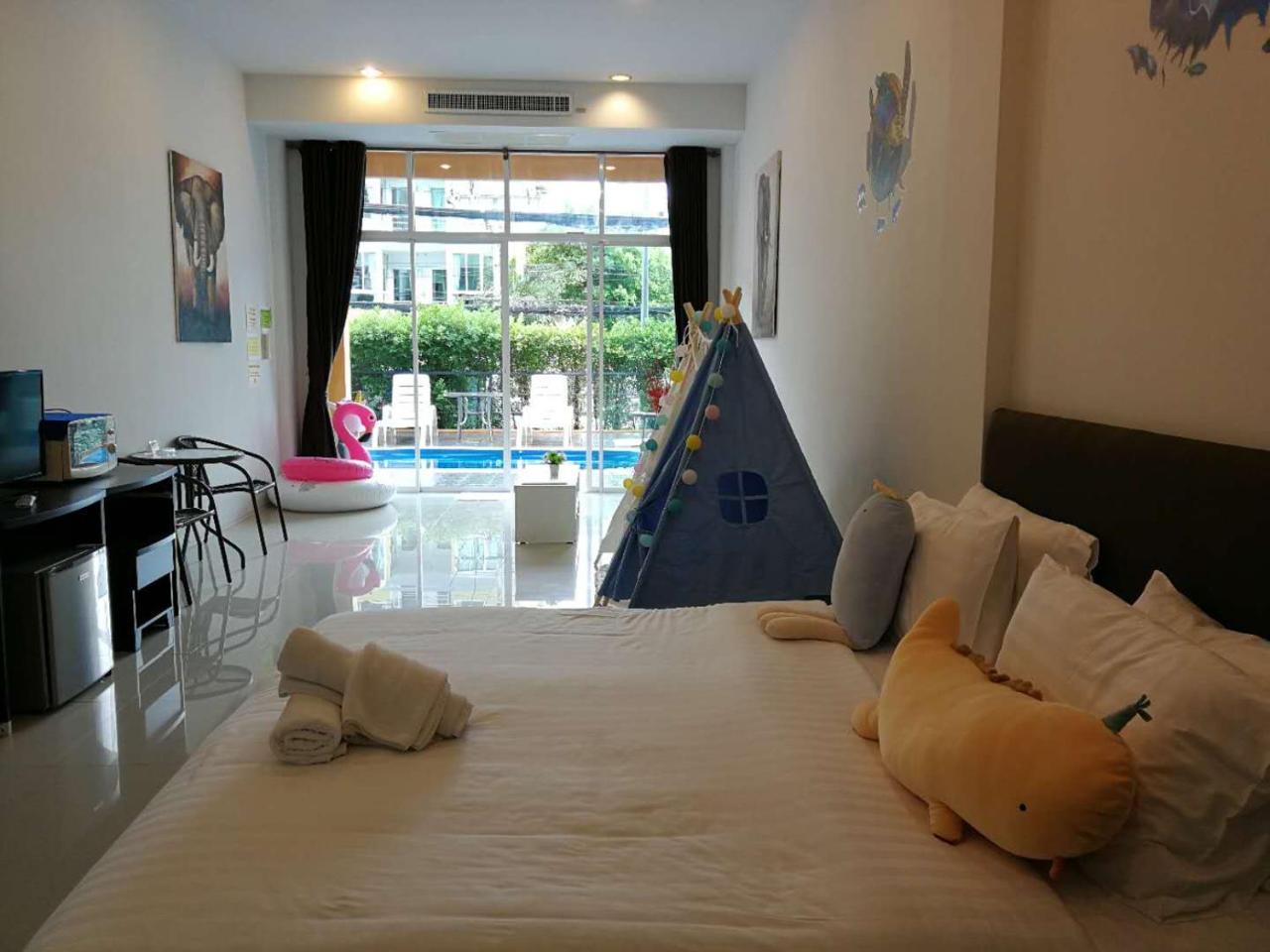 Only Blue Hotel Patong Екстер'єр фото